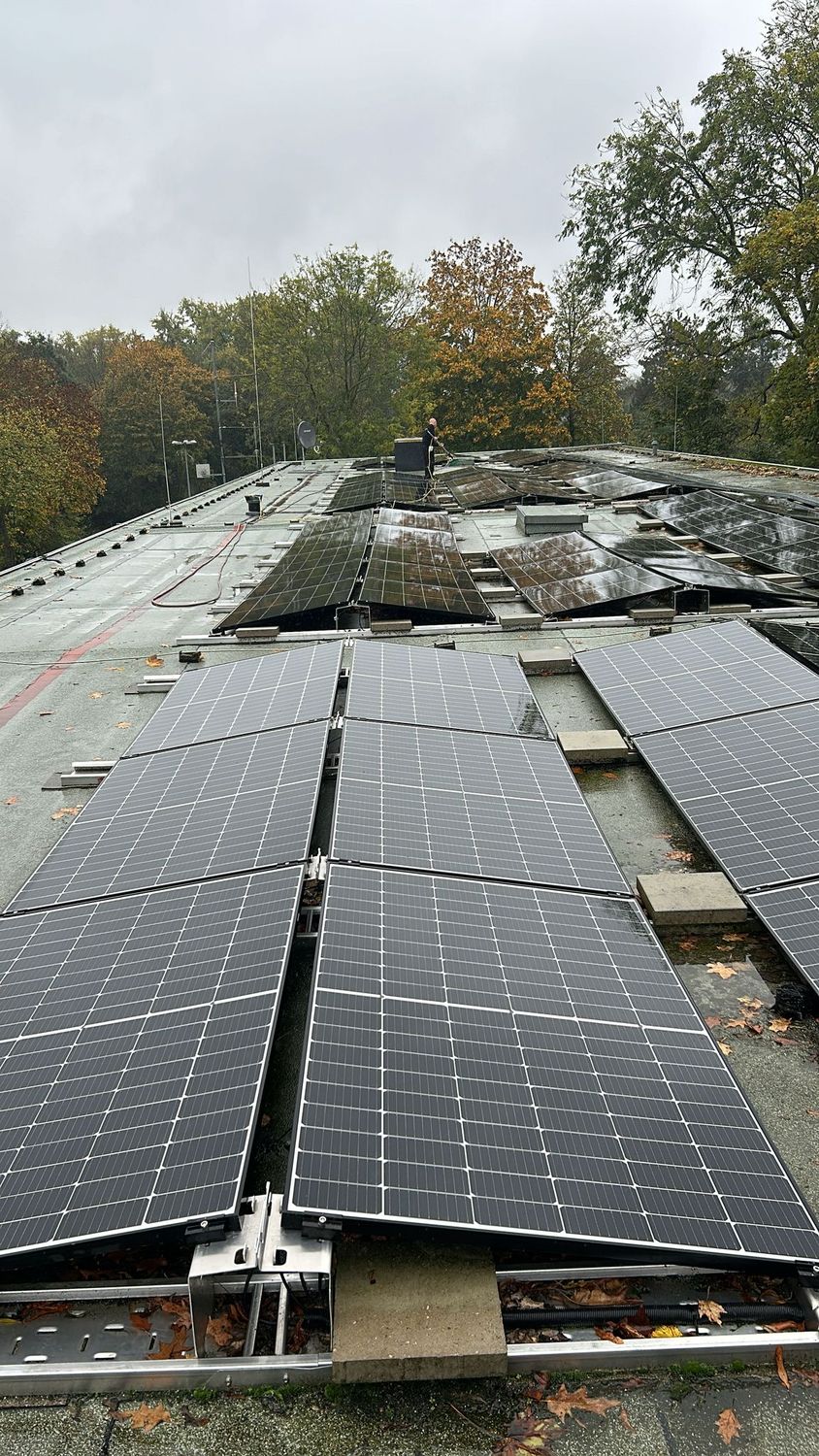 Photovoltaik-Reinigung in NRW